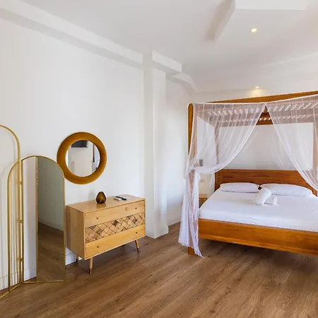 Domino Hotel