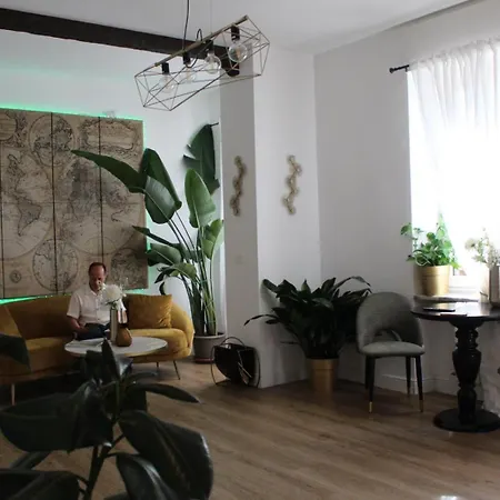 Domino Hotel